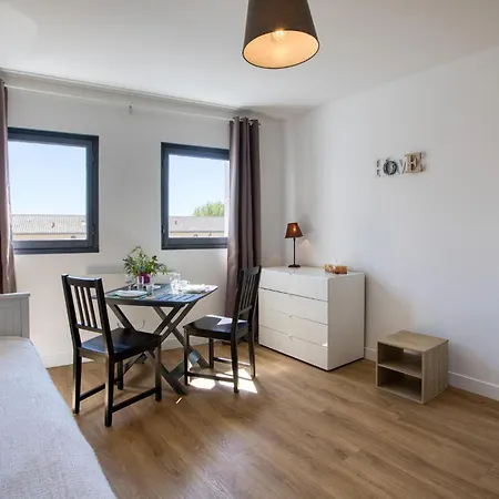 Pet Friendly Le Chateau-d'Oleron