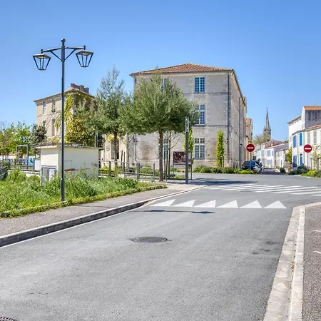 Pet Friendly Le Chateau-d'Oleron